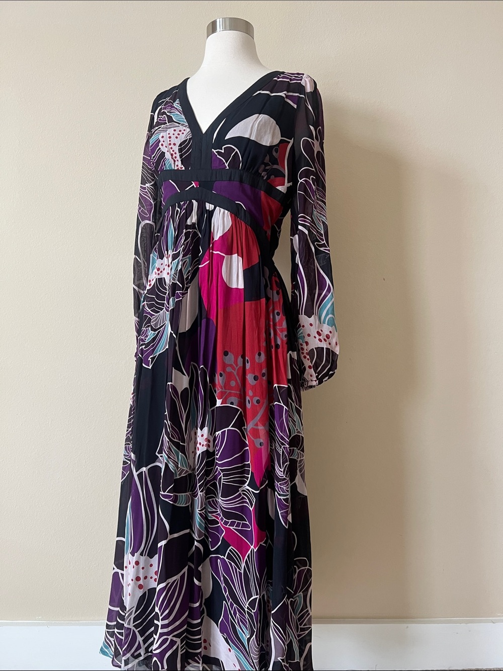 Black Floral V-Neck Long Sleeve Maxi Dress